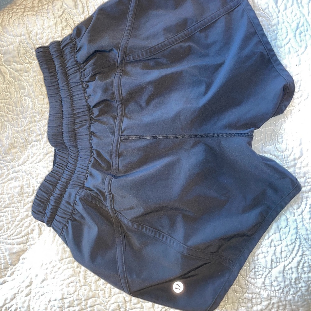 Lululemon Track that mid rise - 2.5 inseam